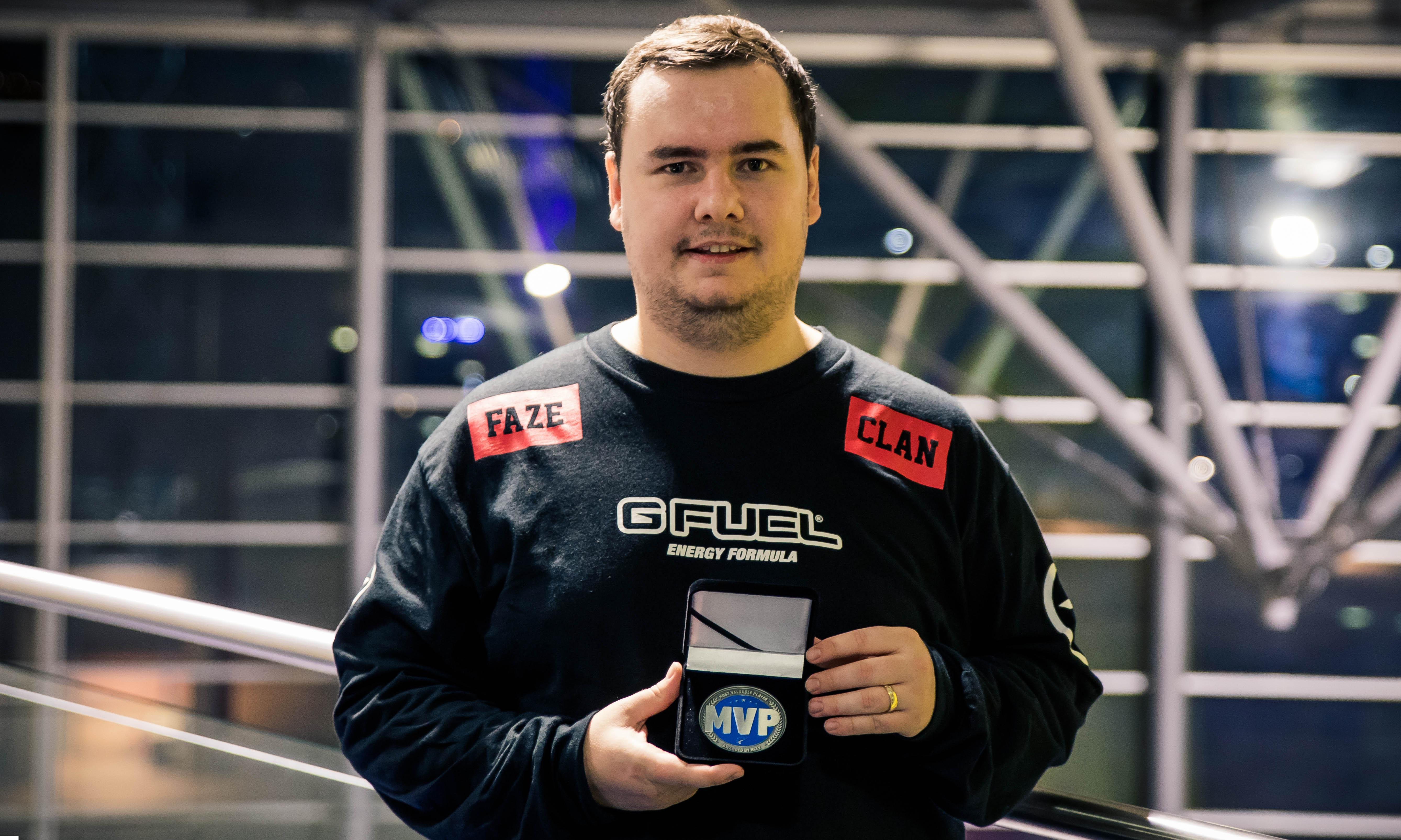 TT.huanfeng当前出场数299，距离300场成就仅差1场。 JDG.Kanavi当前胜场数199，距离200胜成就仅差1胜